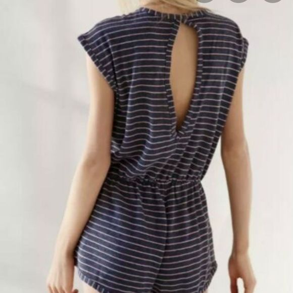 UO Cooperative Romper large NWT - Picture 2 of 4